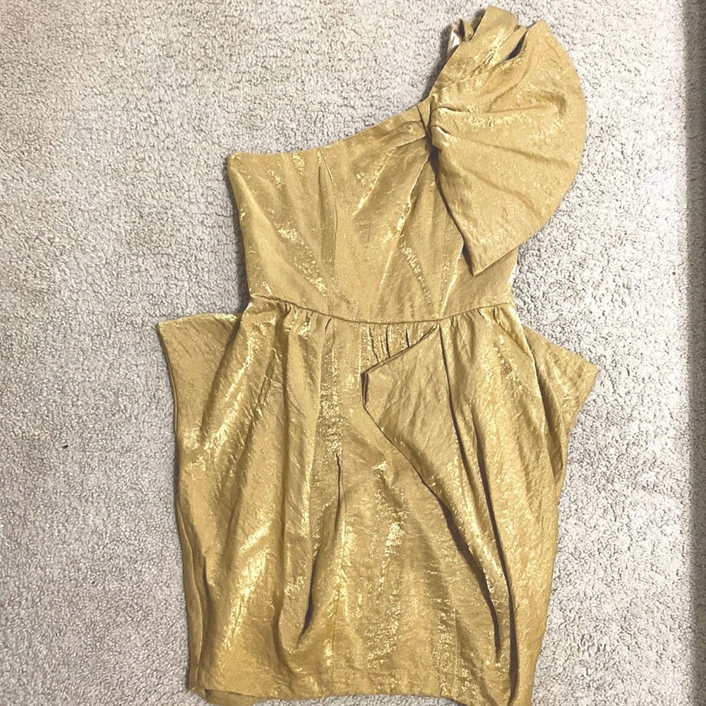 One shoulder dress
